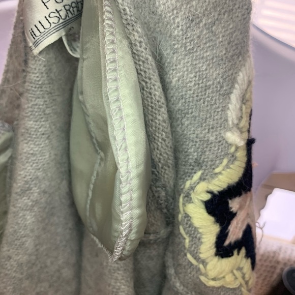 Vintage Cardigan, Size Petite, Shoulder Pads, Grey, pearl like button beads​ - Picture 5 of 6